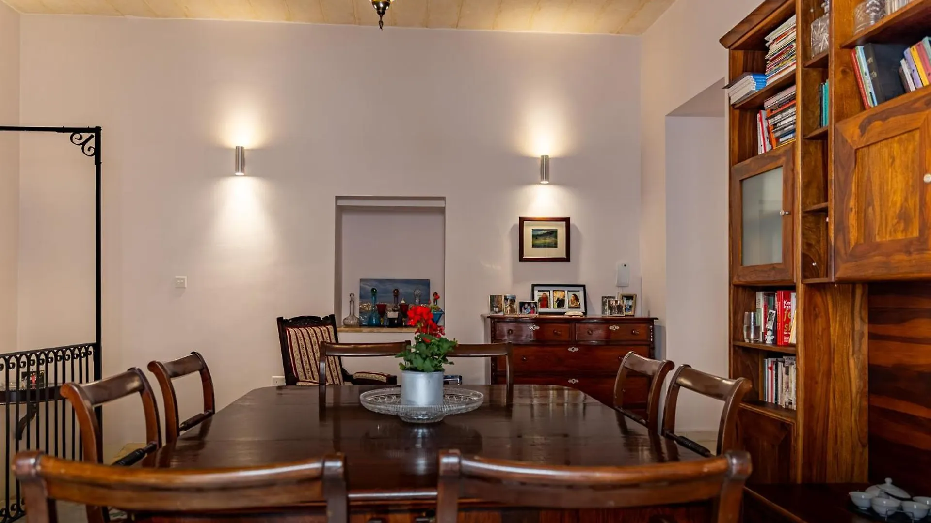 Traditional Maltese Styled 2Br Apartment With Large Maltese Balcony & Internal Yard - Located In The Heart Of Valletta - Maltese Capital City Μάλτα