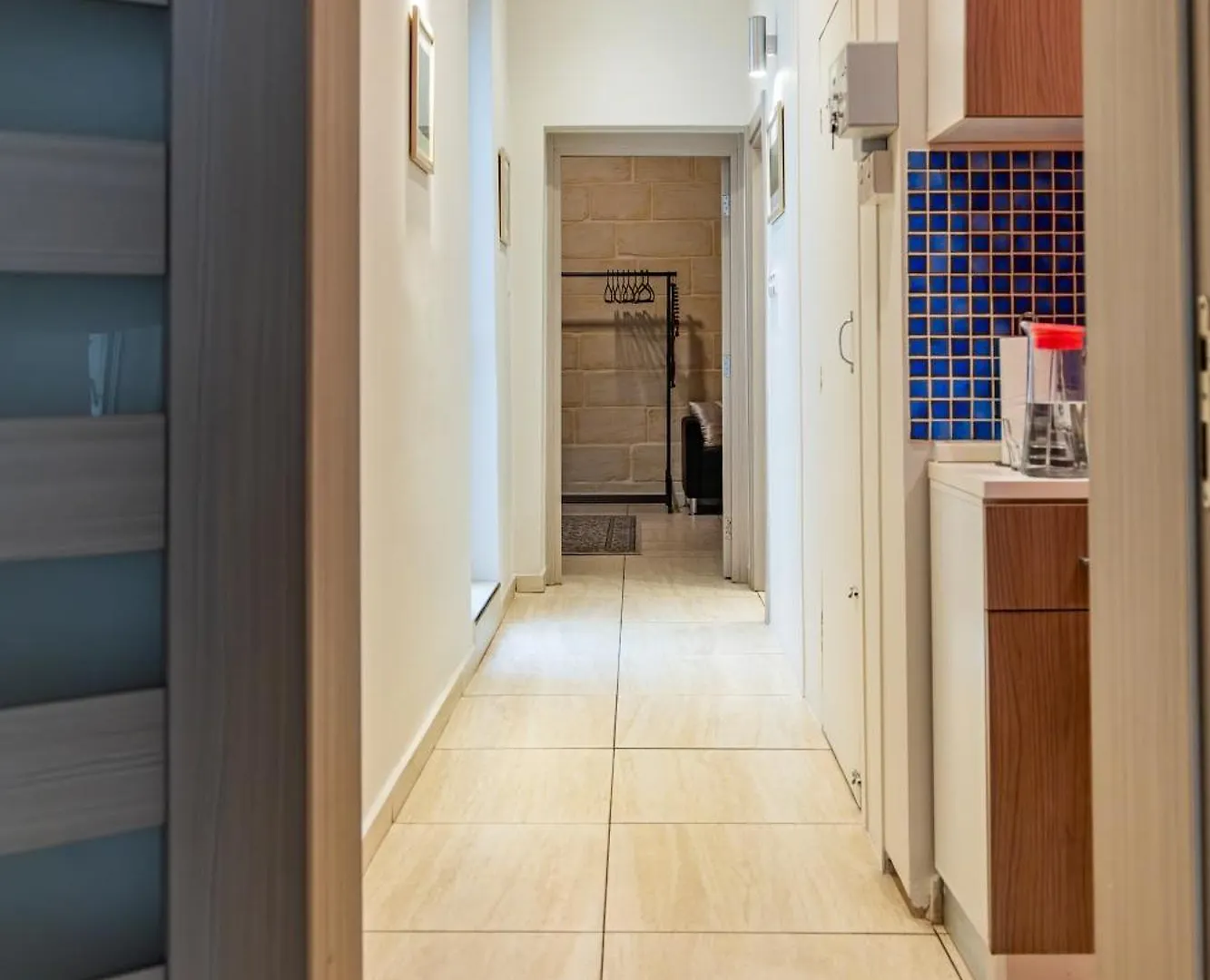 Traditional Maltese Styled 2Br Apartment With Large Maltese Balcony & Internal Yard - Located In The Heart Of Valletta - Maltese Capital City