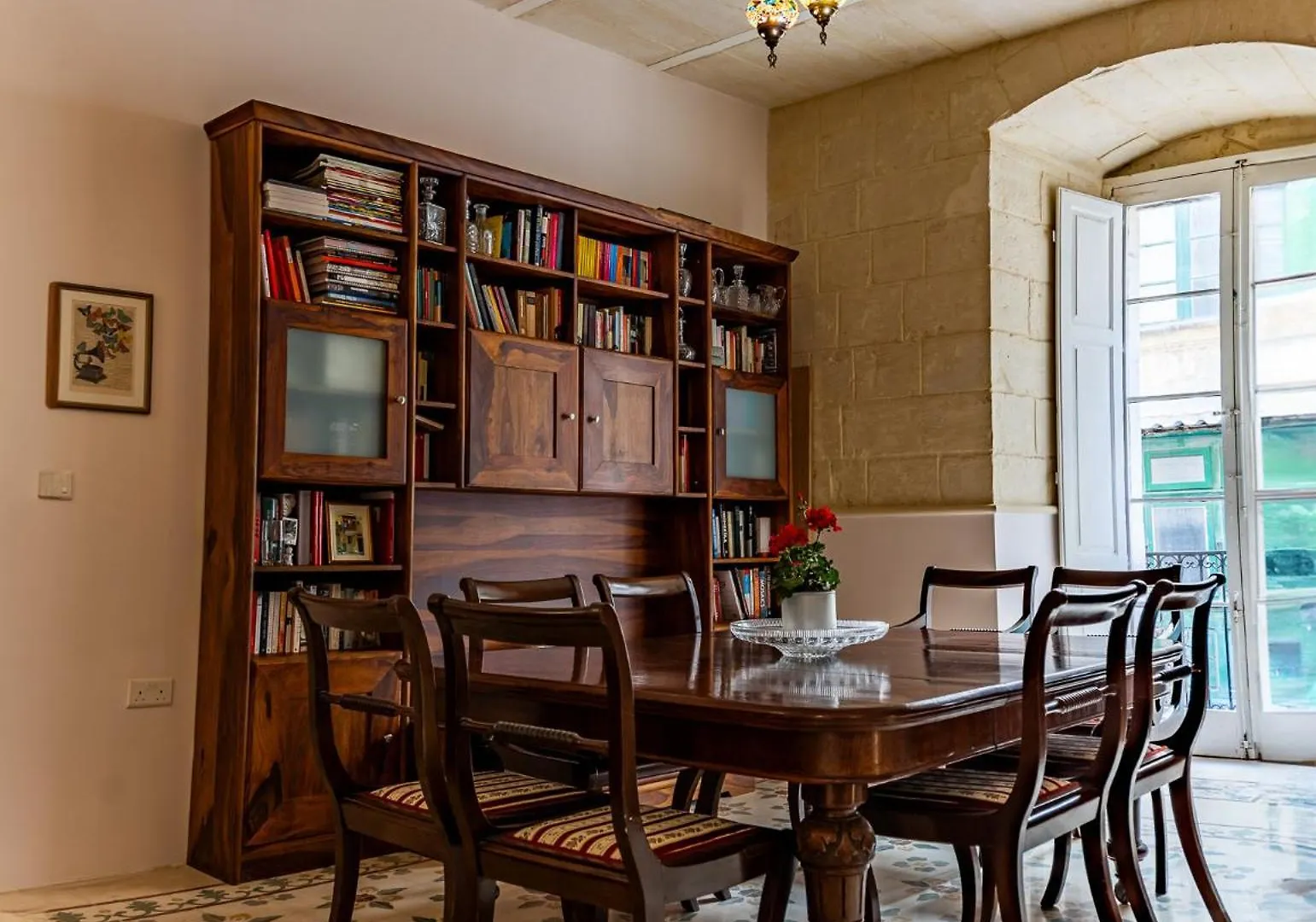 Traditional Maltese Styled 2Br Apartment With Large Maltese Balcony & Internal Yard - Located In The Heart Of Valletta - Maltese Capital City 0*,