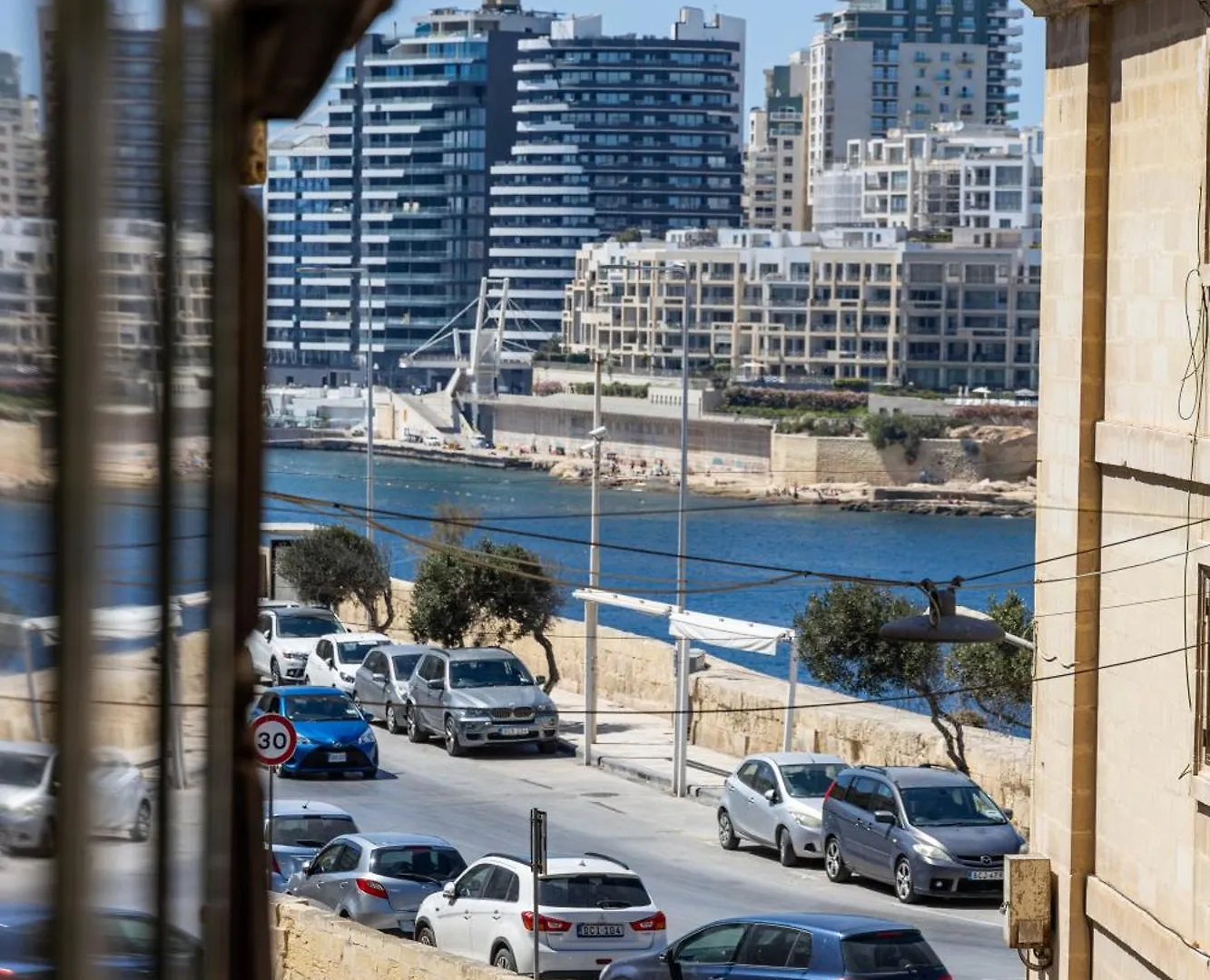 Traditional Maltese Styled 2Br Apartment With Large Maltese Balcony & Internal Yard - Located In The Heart Of Valletta - Maltese Capital City 0*,  Malta