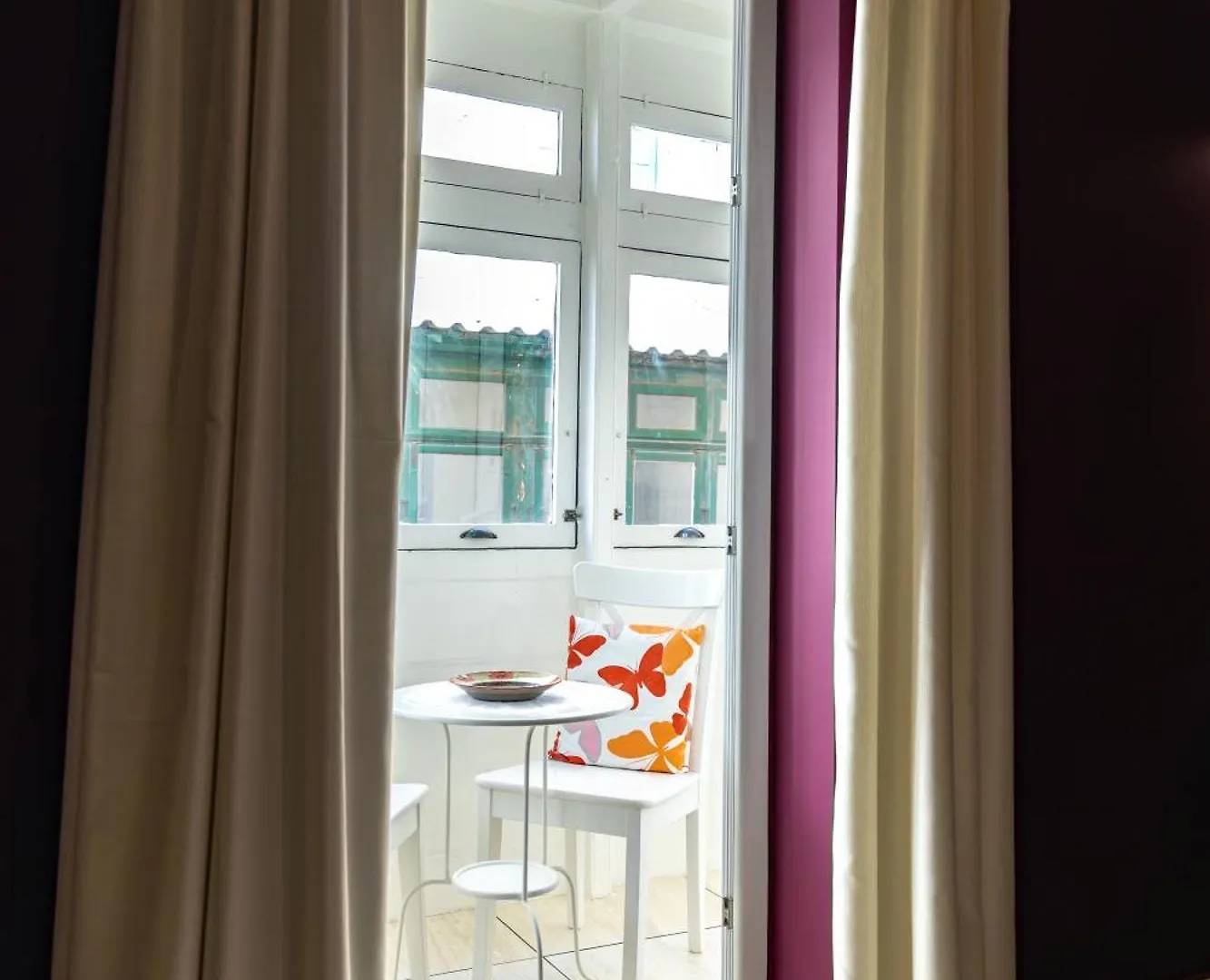 Traditional Maltese Styled 2Br Apartment With Large Maltese Balcony & Internal Yard - Located In The Heart Of Valletta - Maltese Capital City